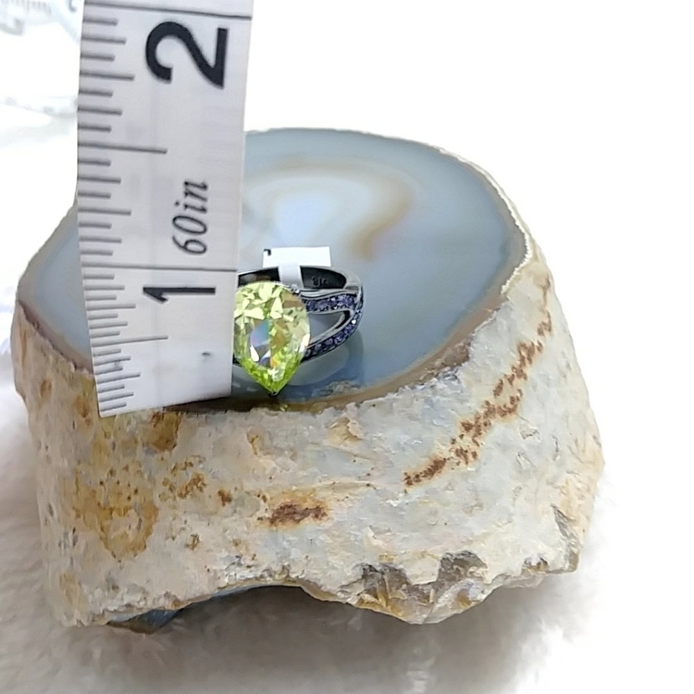 Gothic Cocktail Ring Nickel Free Teardrop Peridot Color Bold Rhinestone Shiny - Picture 12 of 15